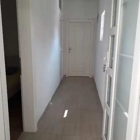 Ristevski Apartamento *